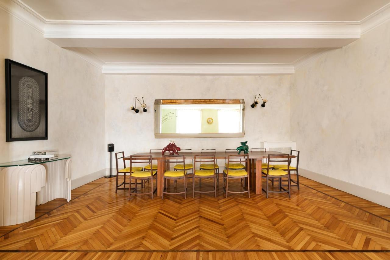Casa Madama, A Burghesius Roma