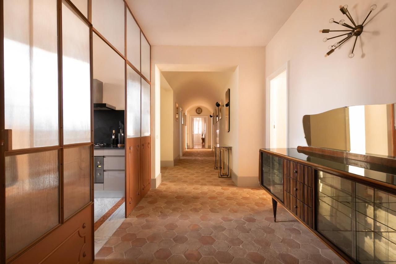 Casa Madama, A Burghesius * Roma